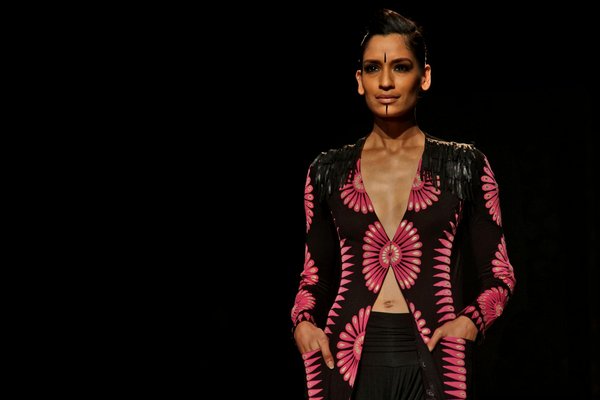 T-shirt pour femme : un vêtement pour définir votre look